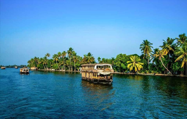 Cochin Munnar Kumarakom Tour Package