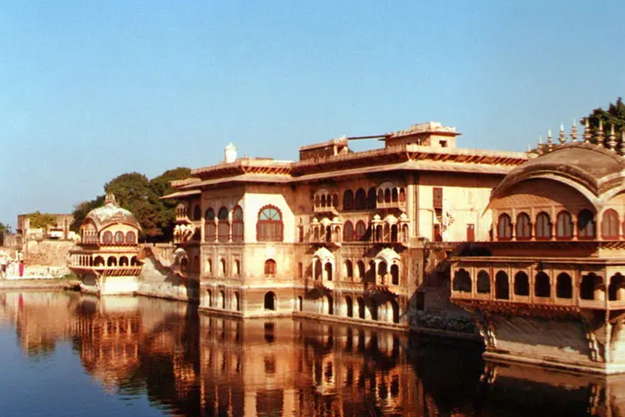 tourist places near bharatpur