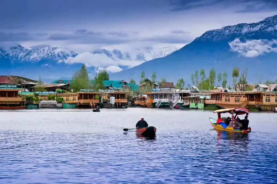 Dal Lake in Srinagar