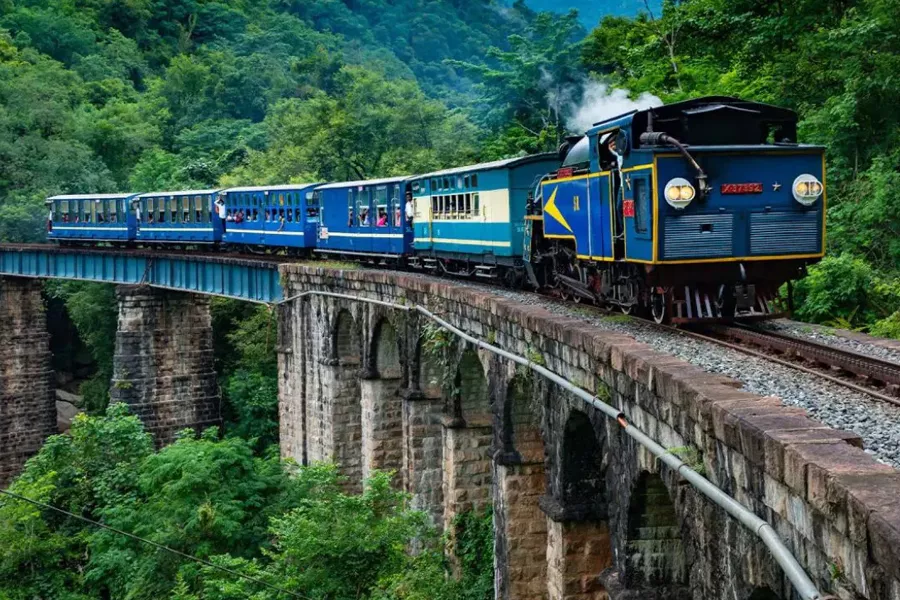 Why Long-Distance Train Journeys Are Still India’s Most Scenic Way to Travel